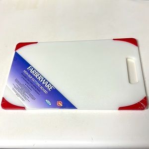 Farberware Non-Slip Cutting Board - NEW